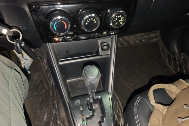 丰田 威驰 2021款 1.5L CVT创行版中控内饰18