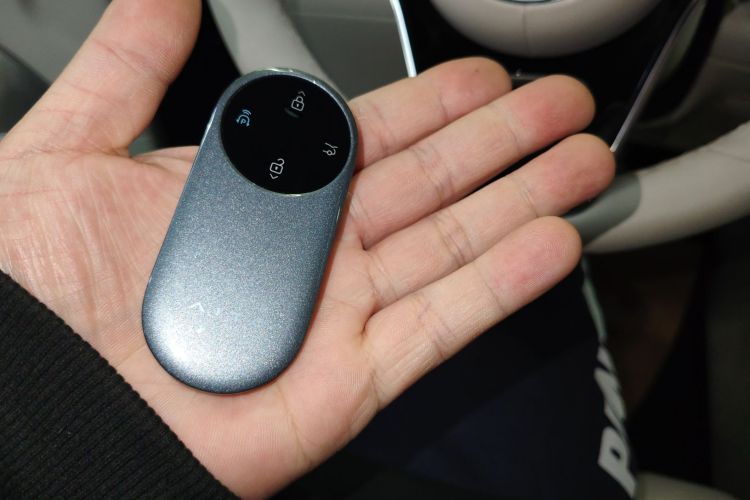 鸿蒙智行 问界M8 2025款 增程 Max+版 53.4kWh 5座版中控内饰11