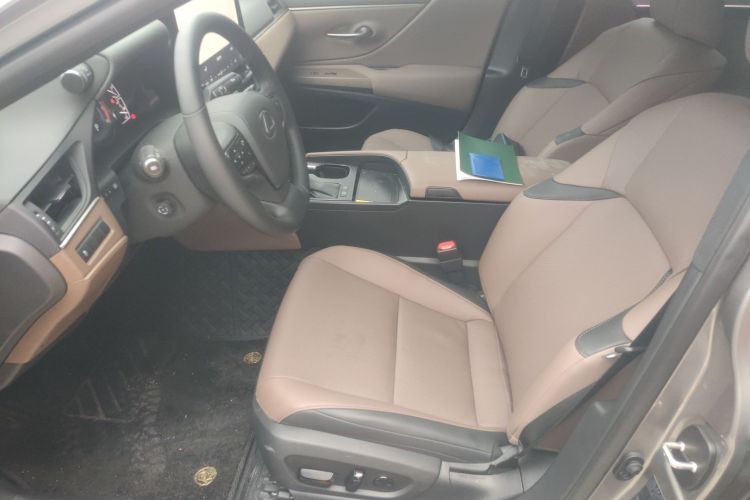 雷克萨斯ES 2025款 200 臻享版局部细节19