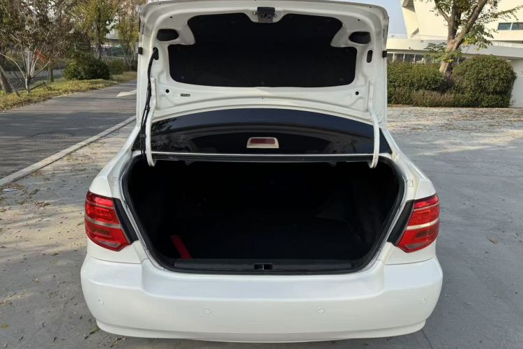 丰田 花冠 2013款 1.6L 自动卓越版机舱底盘23