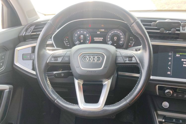 奥迪Q3 2020款 35 TFSI 进取动感型中控内饰13