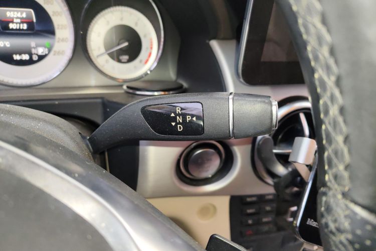 奔驰GLK级 2015款 GLK 300 4MATIC 时尚型 极致版中控内饰18