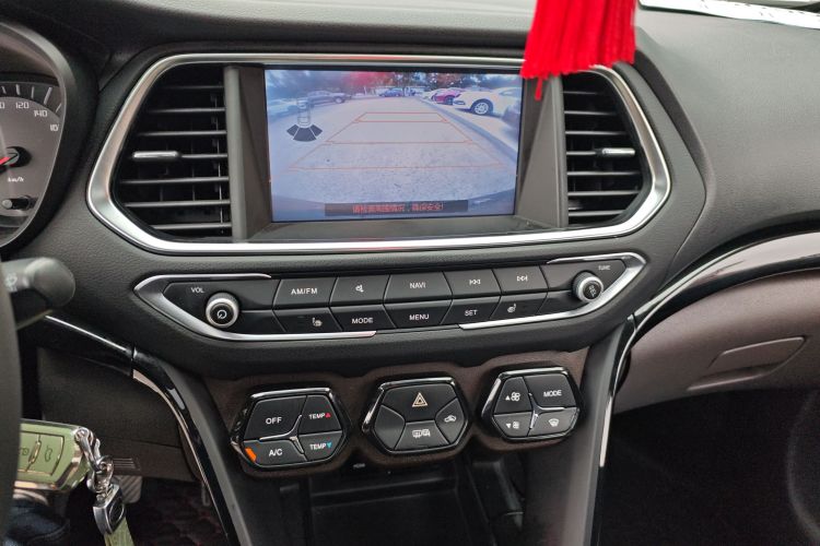 广汽传祺 传祺GS4 2015款 200T 手动豪华版中控内饰16