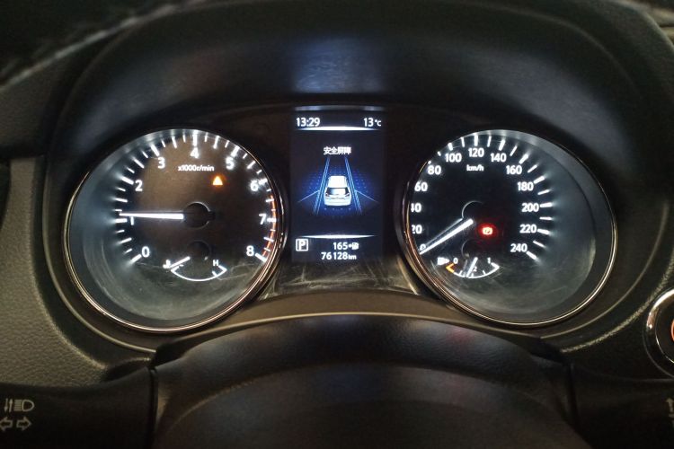 日产 奇骏 2021款 2.0L CVT 2WD XL ITS舒适纪念版局部细节14