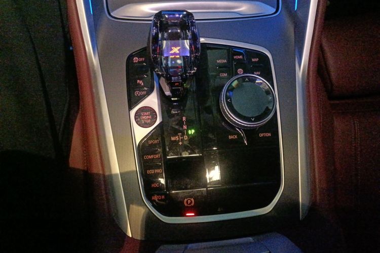 宝马X6 2022款 改款 xDrive30i M运动套装中控内饰18