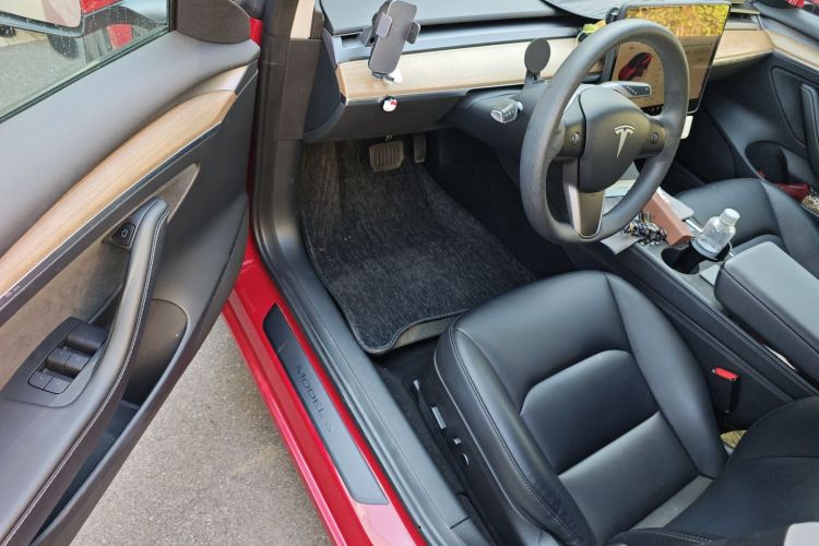 特斯拉 Model 3 2022款 后轮驱动版中控内饰20