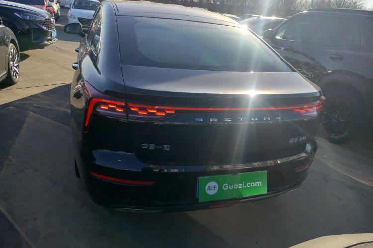 奔腾B70 2021款 1.5T 自动十五周年纪念版车身外观6