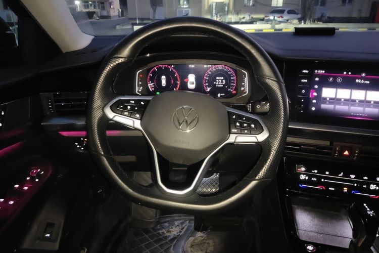 大众 帕萨特 2022款 330TSI 豪华版中控内饰13