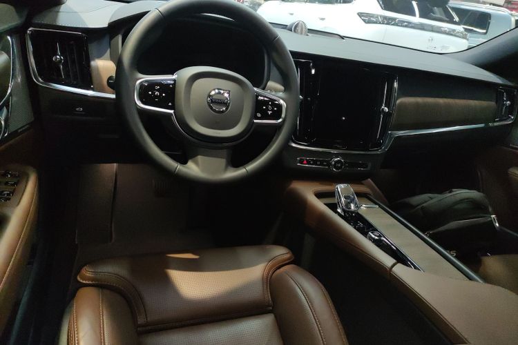 沃尔沃V90 2024款 Cross Country B5 AWD 智尊版中控内饰12