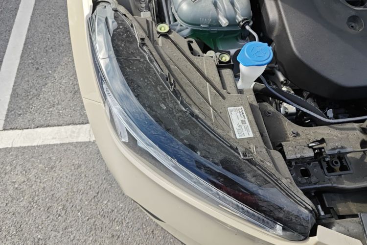 沃尔沃XC40 2025款 B3 智远豪华版机舱底盘25