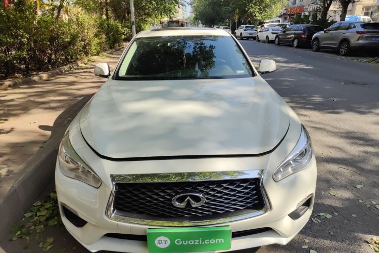 英菲尼迪Q50L 2022款 2.0T 舒适版车身外观2