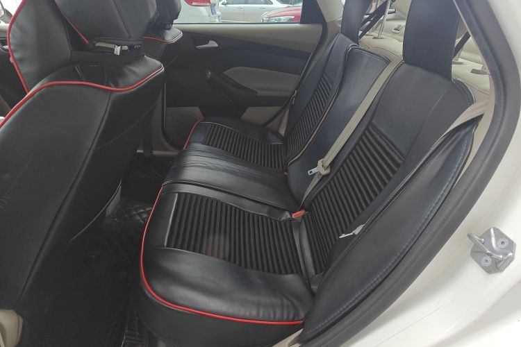 福特 福克斯 2018款 三厢经典 1.6L 自动舒适型智行版中控内饰21
