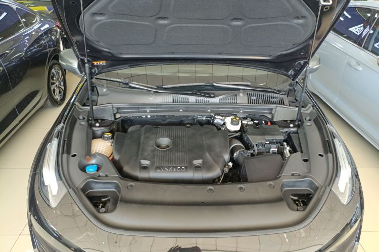 领克02 Hatchback 2021款 2.0TD Halo机舱底盘24