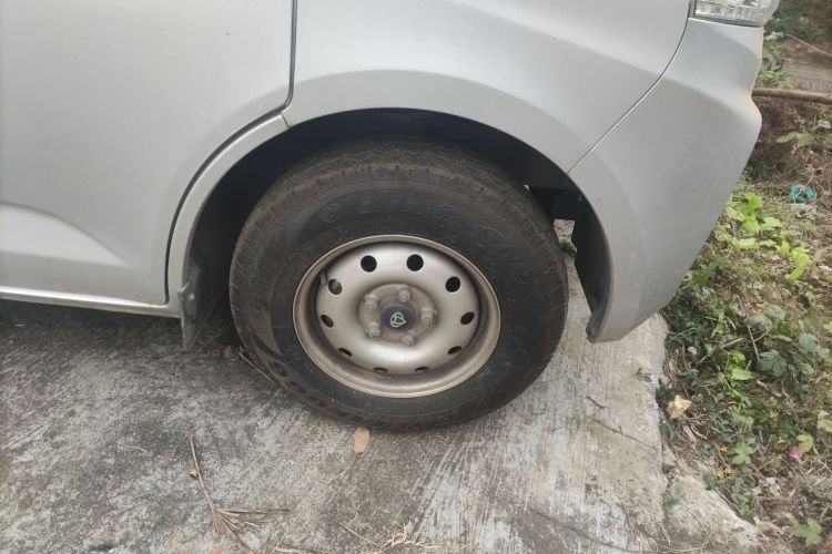 长安凯程 长安睿行M60 2023款 1.6L CNG舒适型客车6座车身外观10