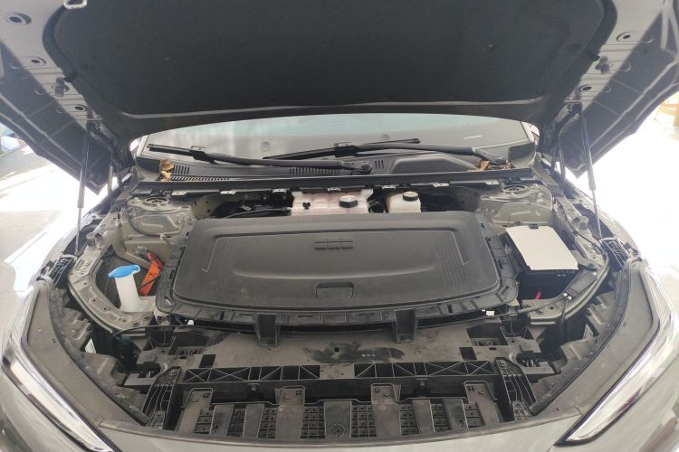 吉利银河 银河E8 2024款 550km 后驱MAX机舱底盘24