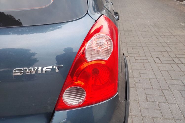 铃木 雨燕 2016款 1.5L 手动时尚型酷玩版车身外观6006