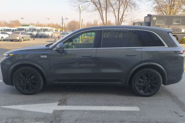 理想汽车 理想L8 2023款 Pro车身外观4