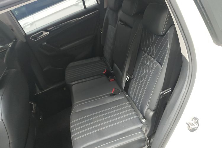 大众 途观L 2022款 330TSI 自动两驱舒享版中控内饰7004