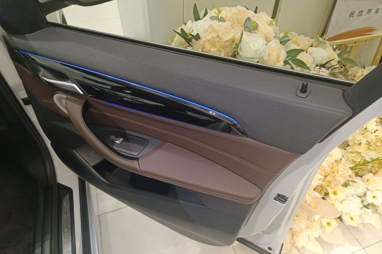 宝马X1 2021款 sDrive20Li 尊享型中控内饰42
