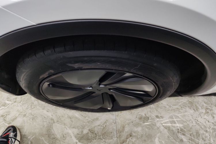 特斯拉 Model Y 2025款 后轮驱动 首发版车身外观6002