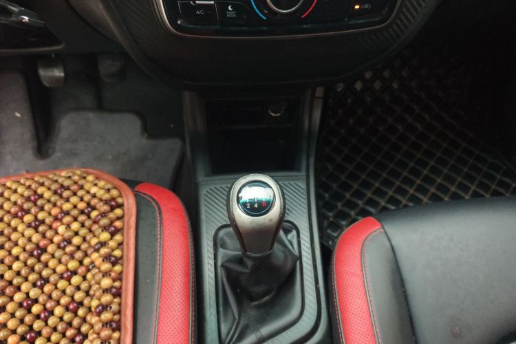 纳智捷 U5 SUV 2017款 1.6L 手动骑士版中控内饰18