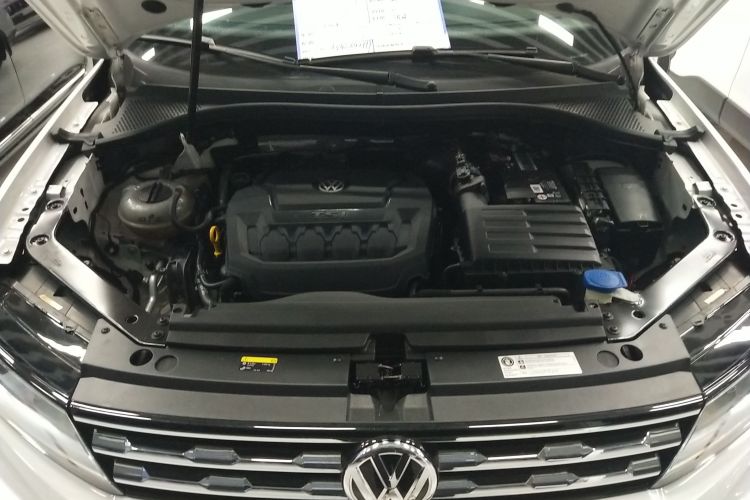 大众 途观L 2020款 330TSI 自动两驱全景舒适版 国VI机舱底盘24