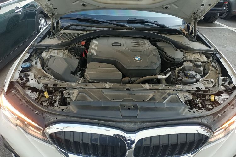 宝马3系 2021款 320Li M运动套装机舱底盘24