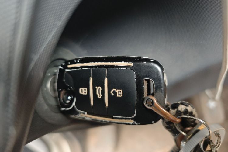 宝骏E200 2020款 305KM 智行版中控内饰11