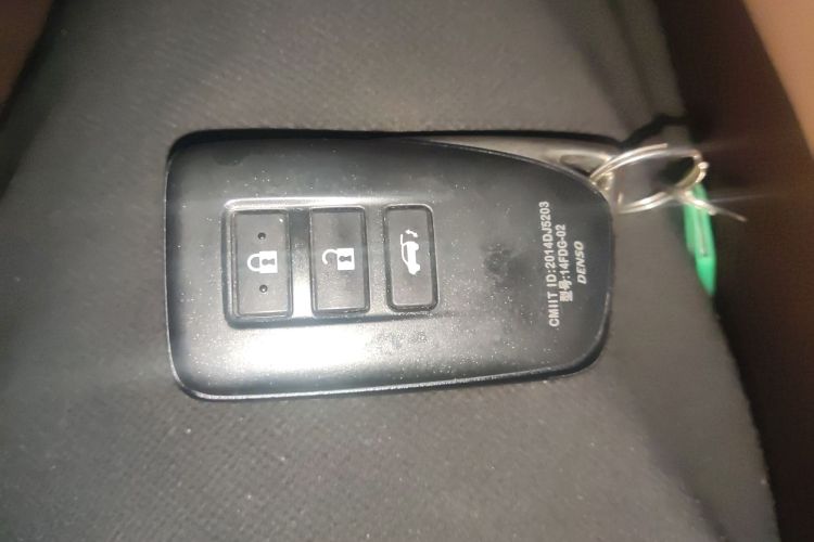 雷克萨斯RX 2016款 300 四驱典雅版 国V中控内饰7001