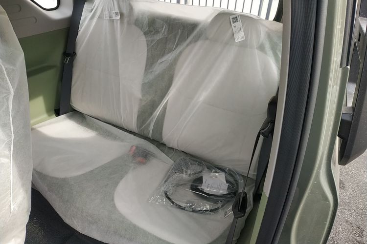 吉利银河 2025款 210km 熊猫骑士中控内饰21