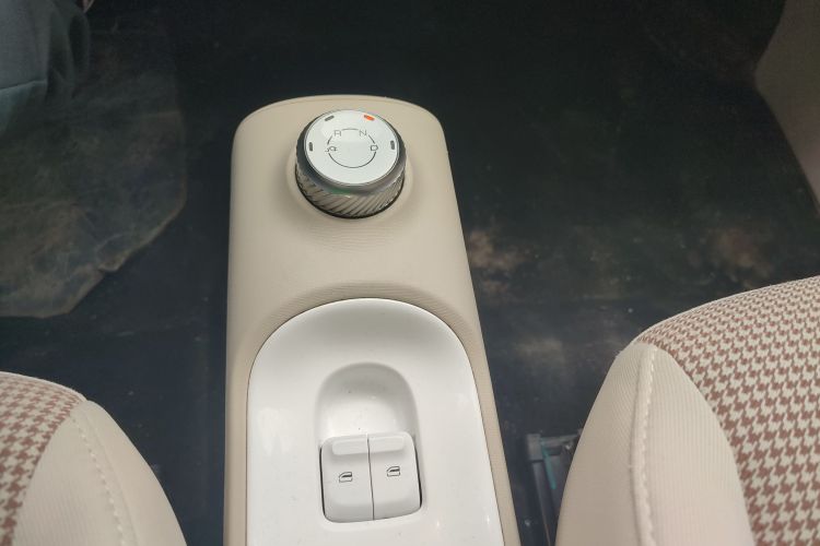 五菱汽车 宏光MINIEV 2024款 第三代 215km 进阶版中控内饰18