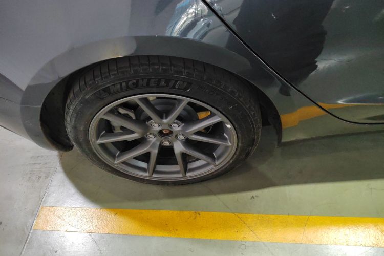 特斯拉 Model 3 2022款 后轮驱动版车身外观6008