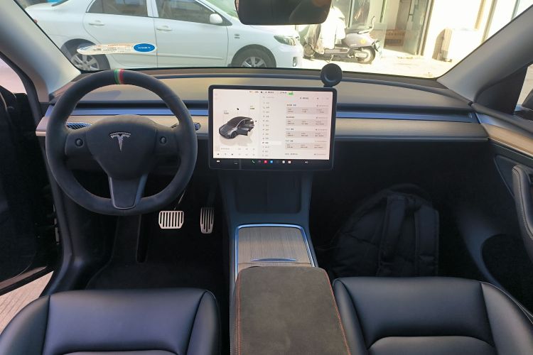 特斯拉 Model Y 2022款 改款 后轮驱动版中控内饰12
