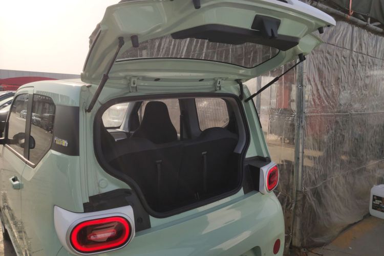 五菱汽车 宏光MINIEV 2024款 第三代 215km 青春版机舱底盘23