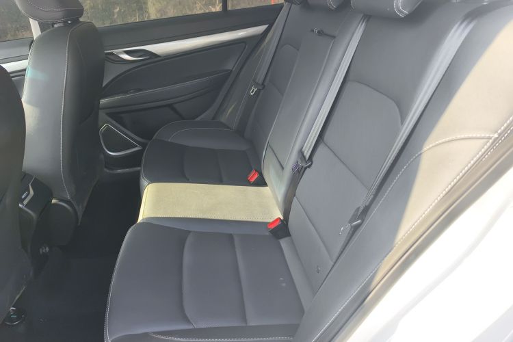 吉利汽车 帝豪 2019款 领军版 1.5L 手动向上亚运版 国VI中控内饰7004