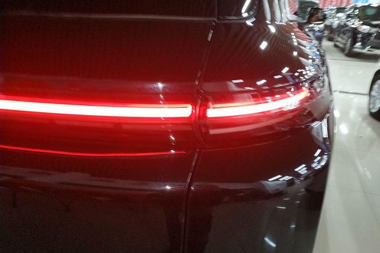 理想汽车 理想L8 2023款 Air车身外观9