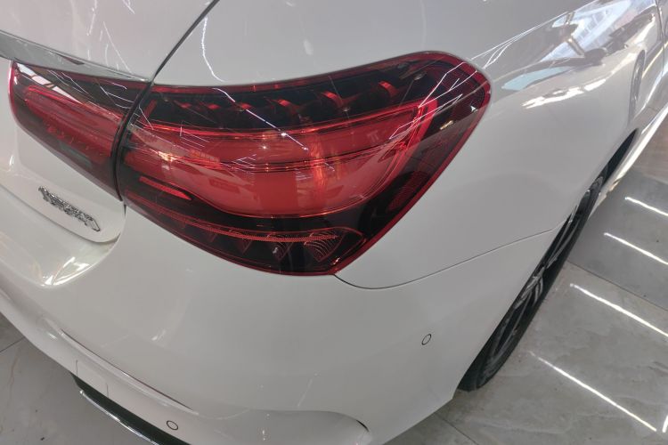 奔驰A级 2024款 改款 A 200 L 时尚型车身外观9