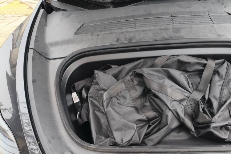 特斯拉 Model Y 2024款 长续航全轮驱动版局部细节9006