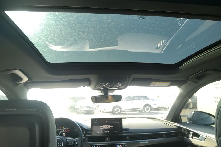 奥迪A4L 2024款 40 TFSI quattro RS套件燃速型中控内饰22