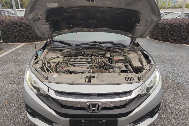 本田 思域 2016款 220TURBO CVT豪华版机舱底盘24