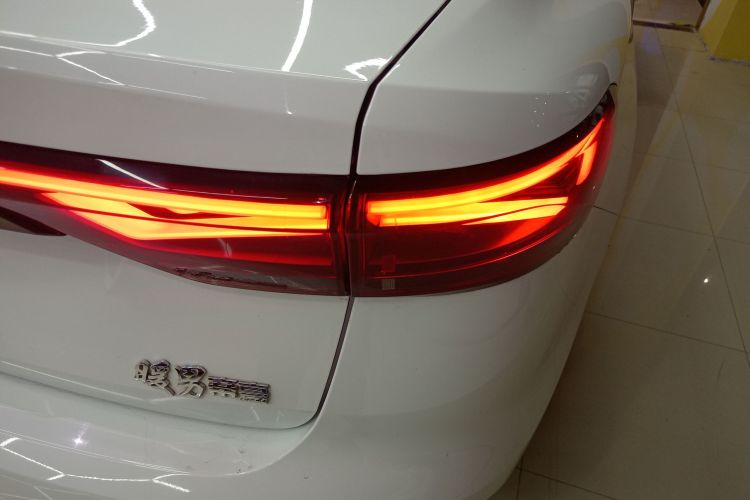 吉利汽车 帝豪 2025款 第4代 1.5L CVT尊贵型车身外观6006