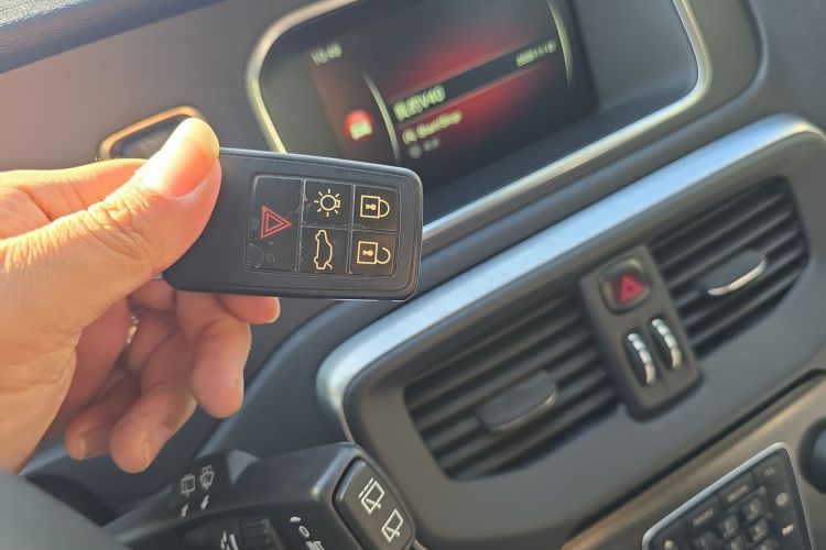 沃尔沃V40 2016款 T3 智逸版中控内饰11