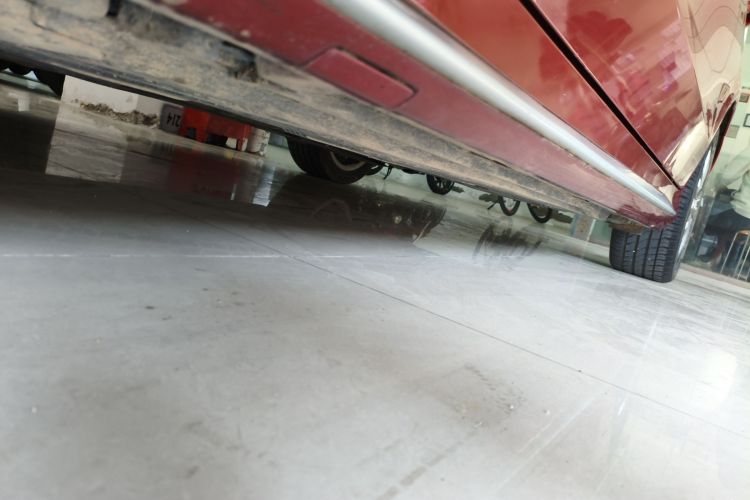 奔驰C级 2019款 C 180 L 动感型运动版局部细节9002