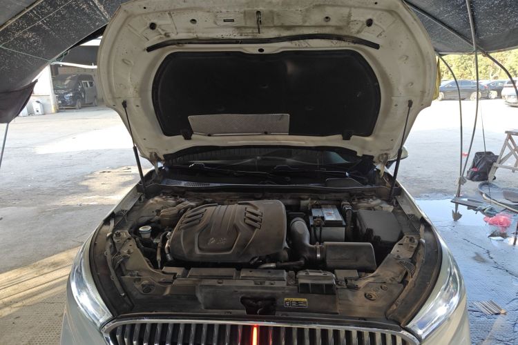 红旗H5 2020款 1.8T 自动智联旗韵版机舱底盘24