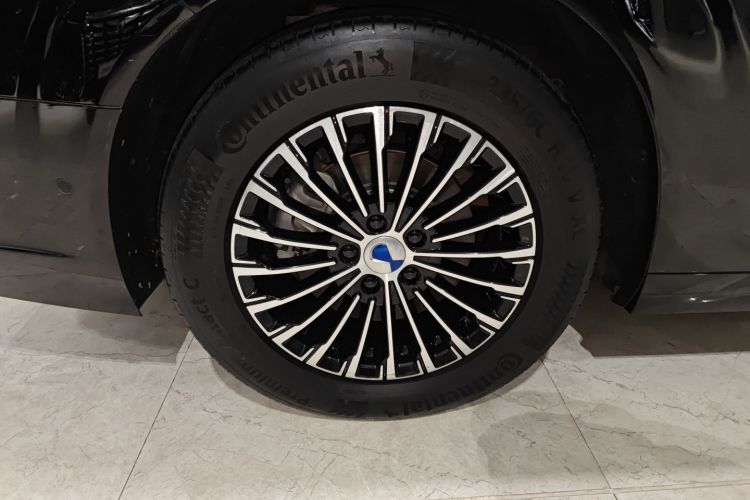 腾势D9 2024款 DM-i 980 四驱旗舰型车身外观56