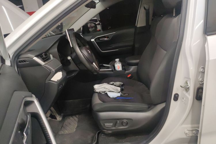 丰田 RAV4荣放 2021款 2.0L CVT两驱风尚版局部细节19