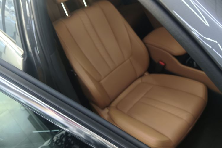 理想汽车 理想ONE 2020款 增程6座版局部细节41