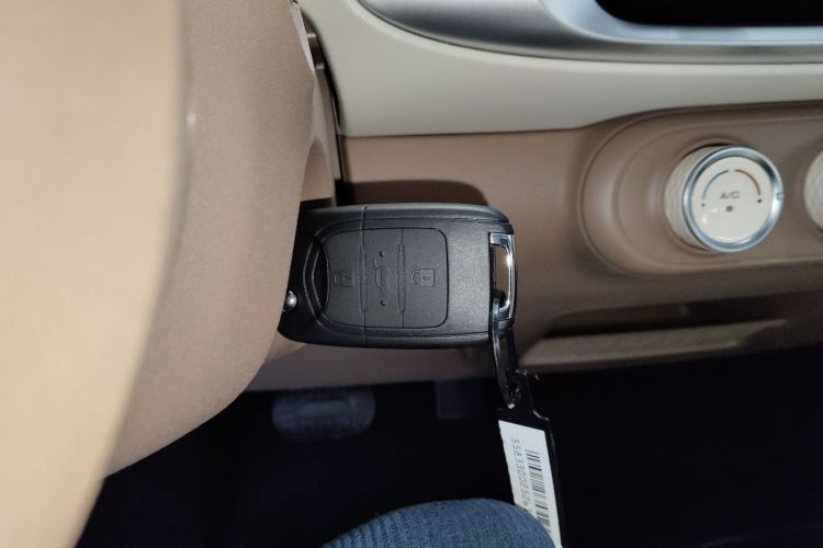 五菱汽车 宏光MINIEV 2025款 四门版 进阶款中控内饰11