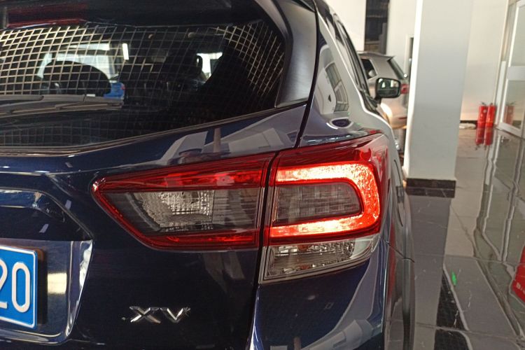 斯巴鲁XV 2020款 2.0i 全驱豪华版EyeSight车身外观9