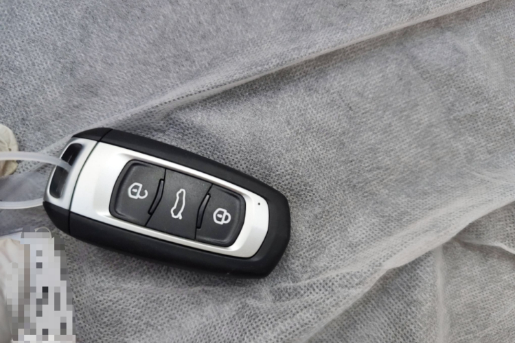 吉利银河 2024款 熊猫mini 200km 耐力熊中控内饰7001